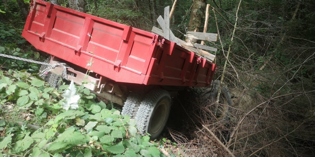 Samsun'da devrilen traktördeki 2 kişi öldü