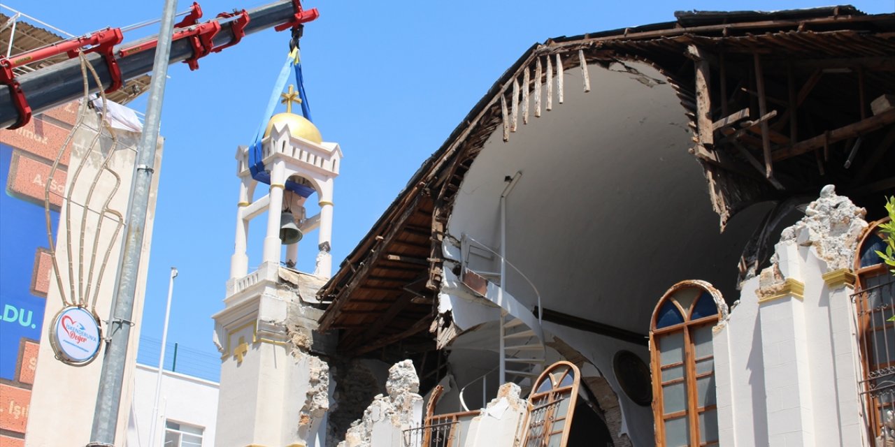 İskenderun’da ağır hasar gören Aziz Nikola Rum Ortodoks Kilisesi'nde güçlendirme çalışmaları yapılıyor