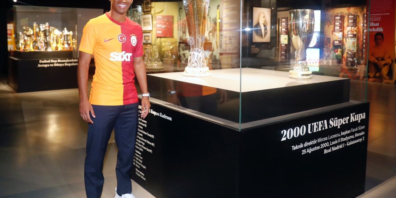 Galatasaray'ın yeni transferi Tete: "Sahaya çıkmak için sabırsızlanıyorum"