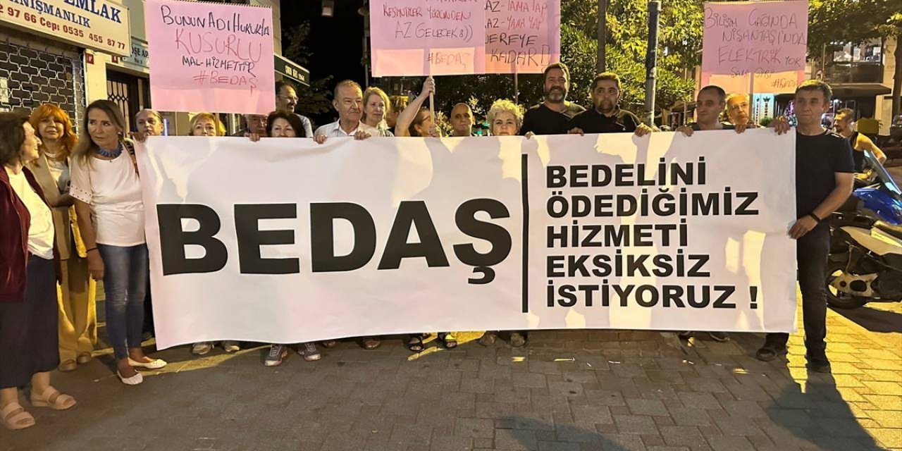 Şişli'de mahalle sakinlerinden elektrik kesintisi protestosu