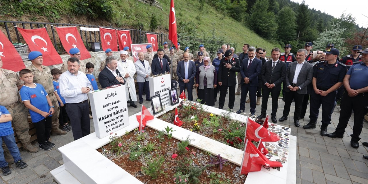 Eren Bülbül şehadetinin 6'ncı yılında mezarı başında anıldı