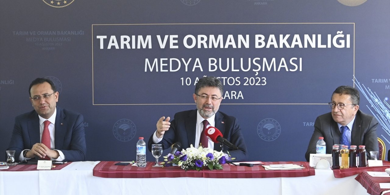 Bakan Yumaklı medya temsilcileriyle bir araya geldi: (1)