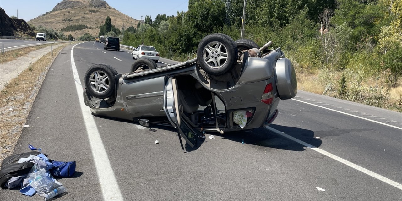 Yozgat'ta devrilen otomobildeki 4 kişi yaralandı