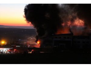 GÜNCELLEME 3 - Arnavutköy'de fabrika yangını