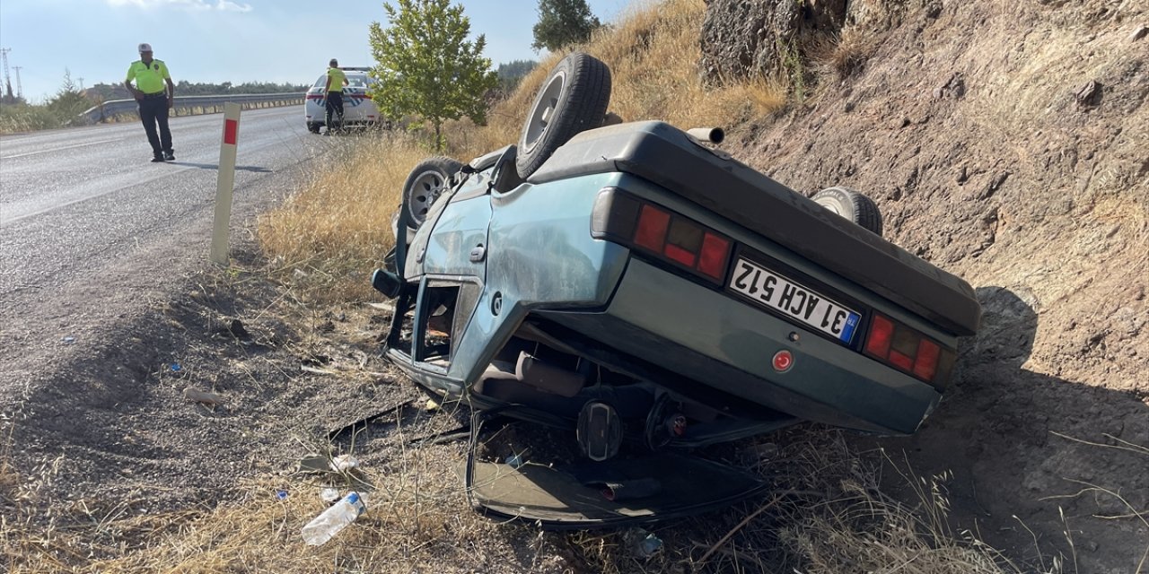 Kilis'te şarampole devrilen otomobildeki 6 kişi yaralandı