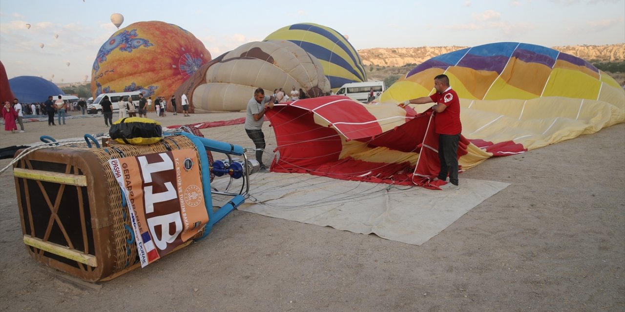 Kapadokya semaları figürlü balonlarla renklendi