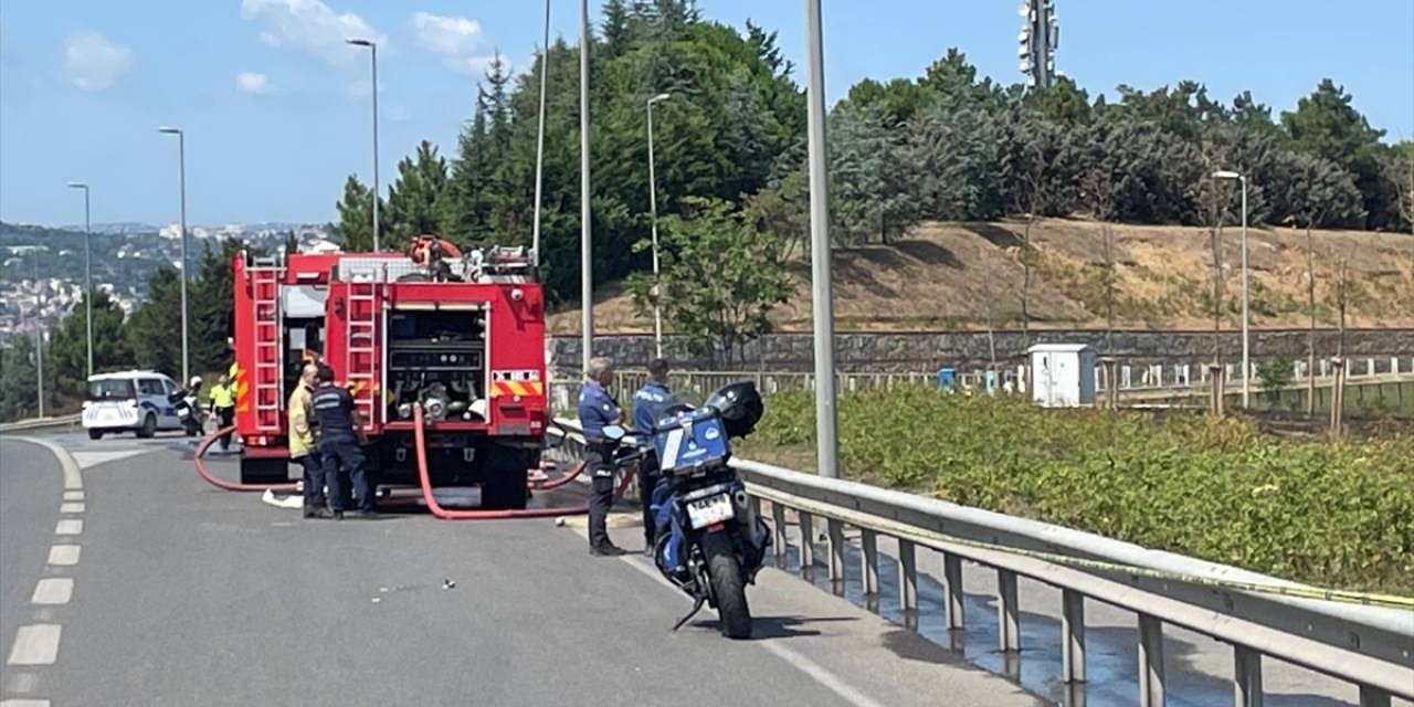 Üsküdar'da ağaçlık alanda çıkan yangın söndürüldü