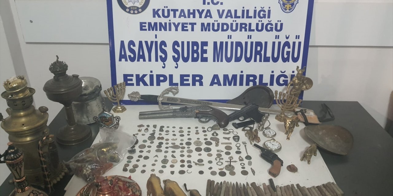 Kütahya'da otomobilinde tarihi eser ele geçirilen şüpheli gözaltına alındı