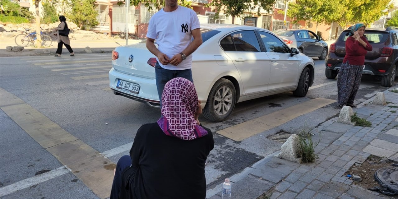 Malatya'da bir dakika arayla 4,8 ve 4,5 büyüklüğünde iki deprem meydana geldi