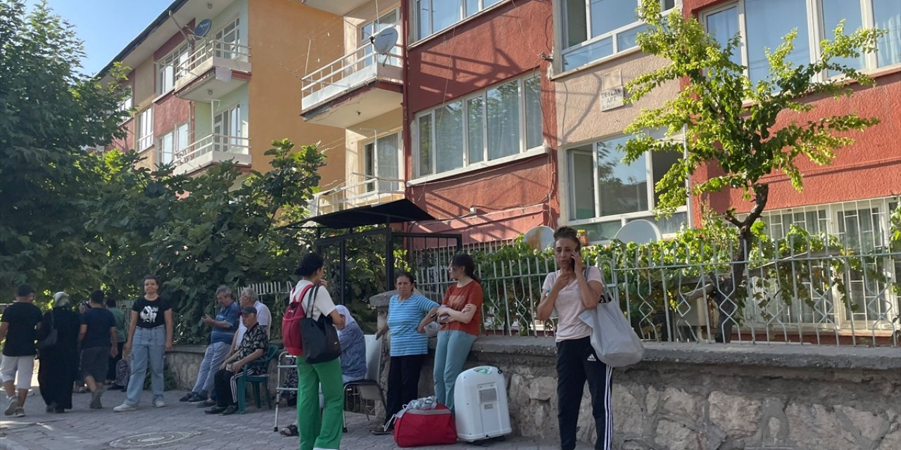 GÜNCELLEME - Malatya'da bir dakika arayla 4,8 ve 4,5 büyüklüğünde iki deprem meydana geldi