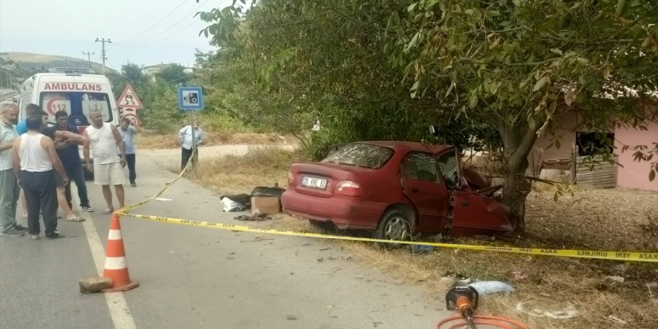 Samsun'daki trafik kazasında 2 kişi yaşamını yitirdi, 1 kişi yaralandı