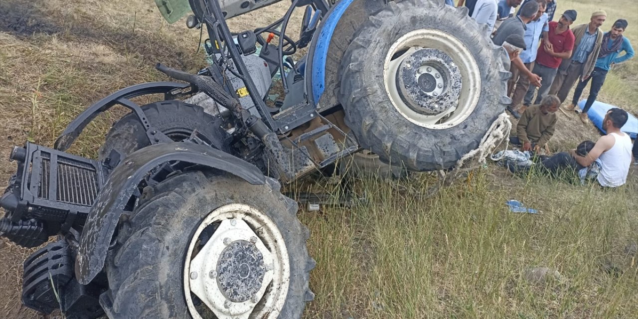 Erzurum'da trafik kazasında yaralanan 2 kişi ambulans helikopterle hastaneye ulaştırıldı