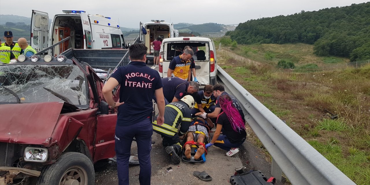 Kuzey Marmara Otoyolu'ndaki zincirleme trafik kazasında 6 kişi yaralandı