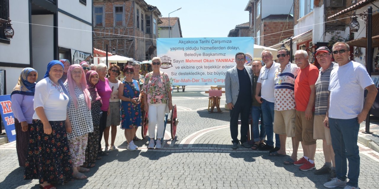 Akçakoca'da tarihi mahallede kurulan yöresel pazar turizme katkı sunuyor