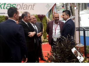 Tarım ve Orman Bakanı Pakdemirli Katar'da fuar açılışına katıldı