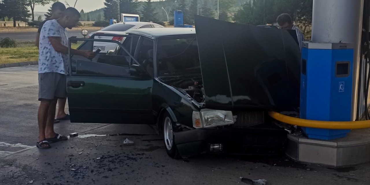 Uşak'ta drift yapan sürücünün aracındaki 1 kişi yaralandı