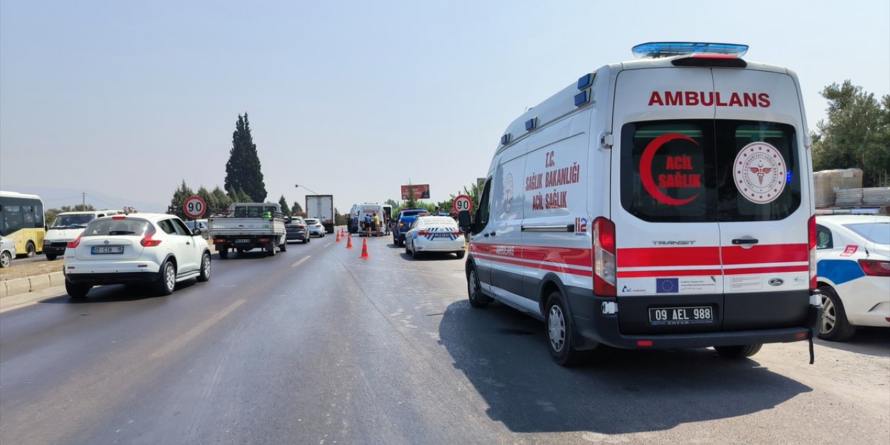 Aydın'da otobüsle minibüsün çarpışması sonucu 15 kişi yaralandı