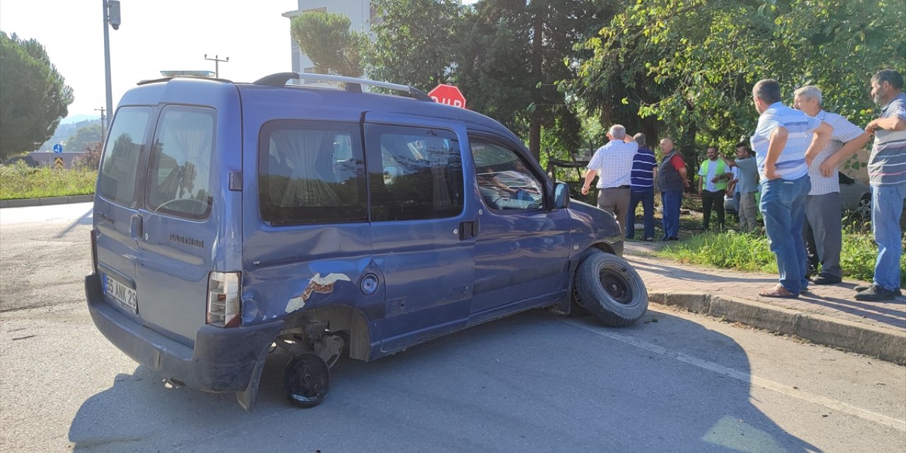 Samsun'da trafik kazasında 2 kişi yaralandı