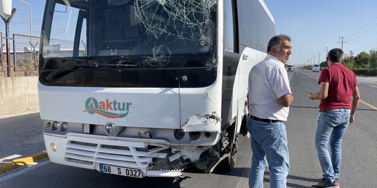 Aksaray'da işçi servisleri çarpıştı, 13 kişi yaralandı