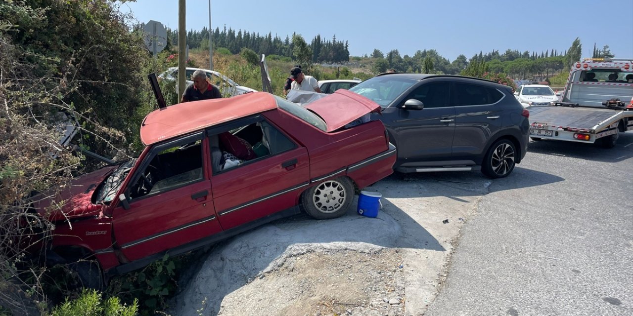 Aydın'da iki otomobilin çarpıştığı kazada 5 kişi yaralandı