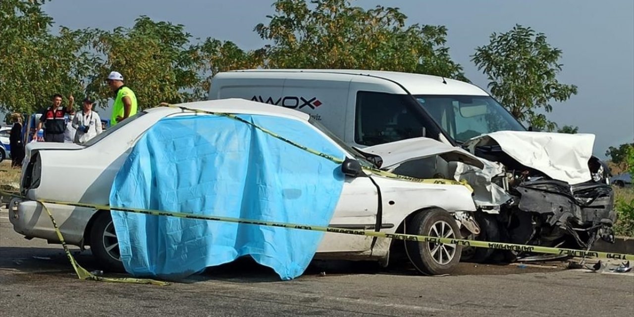 Bursa'da trafik kazasında yaşlı çift hayatını kaybetti