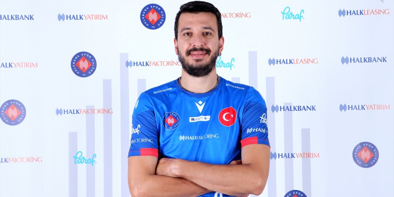 Halkbank Erkek Voleybol Takımı, Aslan Ekşi'yi kadroda tuttu