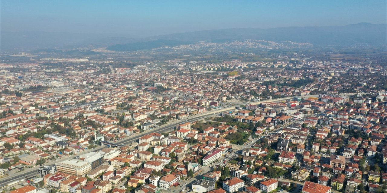 Yapı stokunun yüzde 80'i yenilenen Düzce'de kentsel dönüşüm için 8 bölge belirlendi