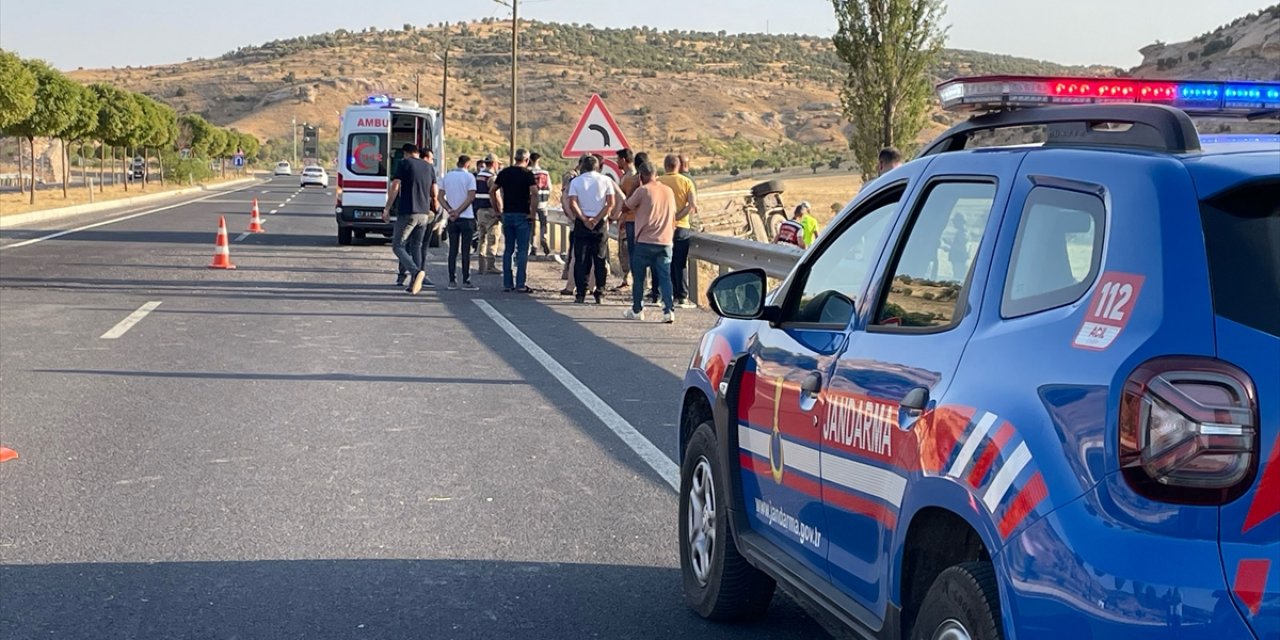 Mardin'de hafif ticari aracın devrilmesi sonucu 1 kişi öldü