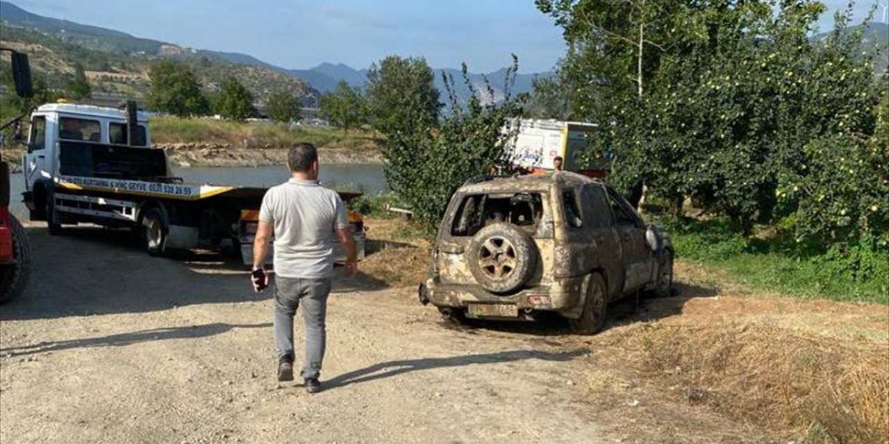 Sakarya'da aranan kişinin cesedi aracıyla nehirde bulundu