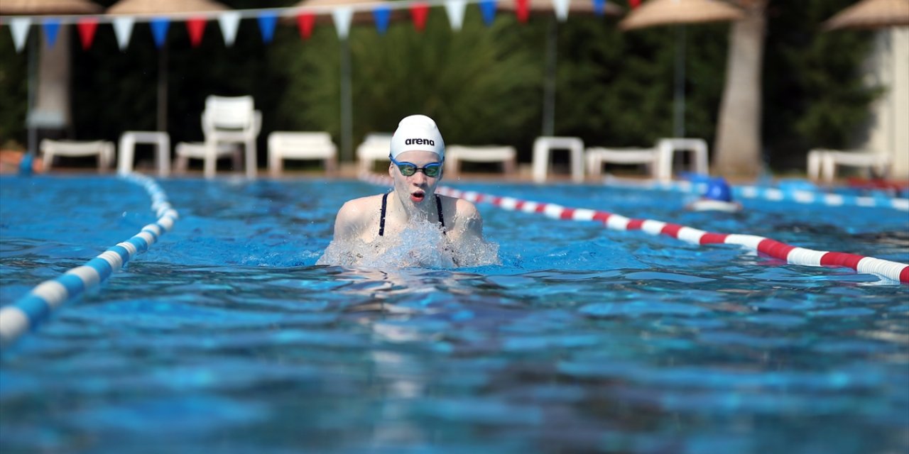 Albino yüzücü Ceren'in hedefi Avrupa şampiyonluğu