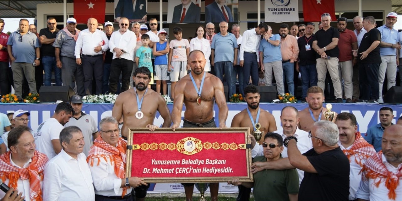 Yuntdağı Yağlı Güreşleri'nde başpehlivan Ali Gürbüz oldu