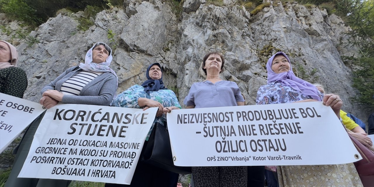 Bosna Savaşı'nda Koricanske kayalıklarında kurşuna dizilen 224 kurban törenle anıldı