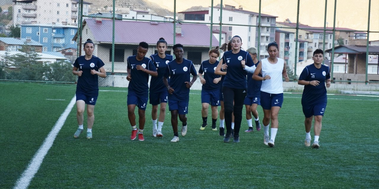 Hakkarigücü Kadın Futbol Takımı, yeni transferleriyle güçleniyor