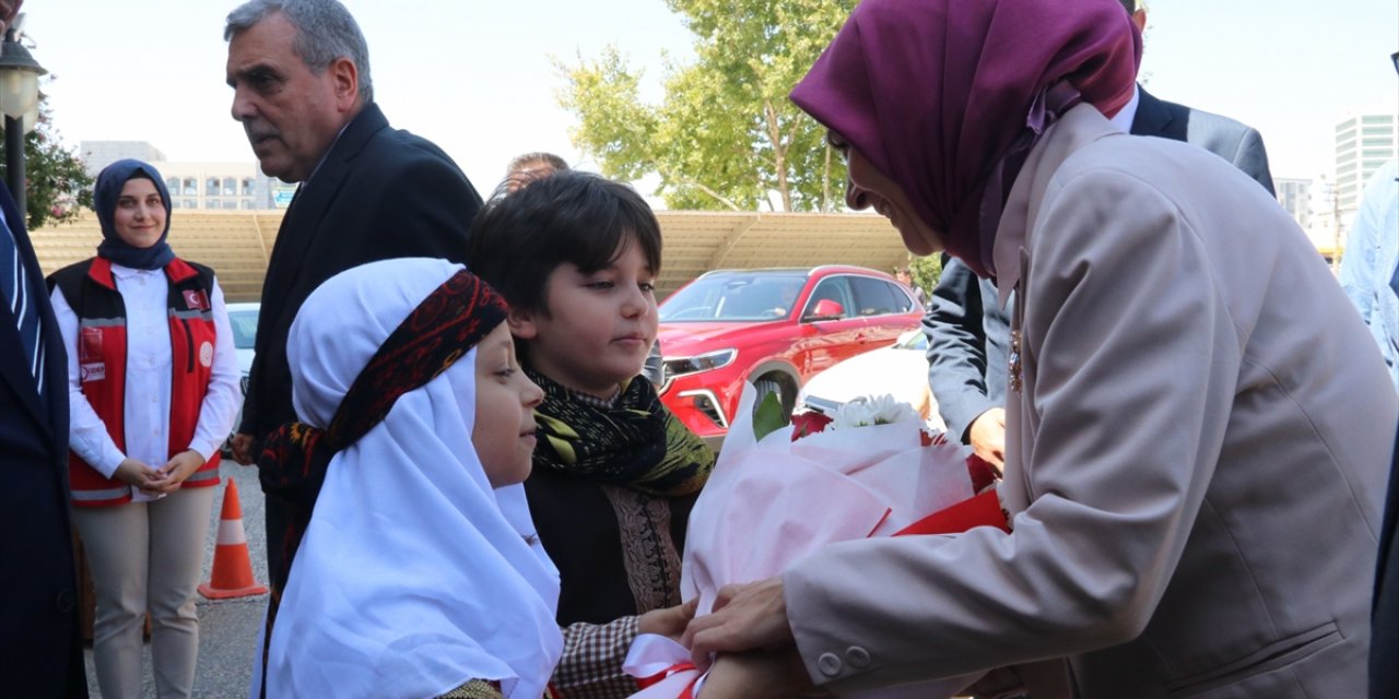 Aile ve Sosyal Hizmetler Bakanı Göktaş, Şanlıurfa'da ziyaretlerde bulundu