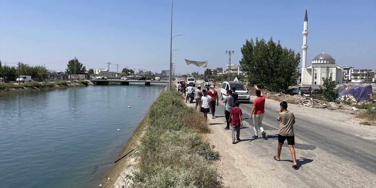 Adana'da sulama kanalına düşen kız çocuğu kayboldu