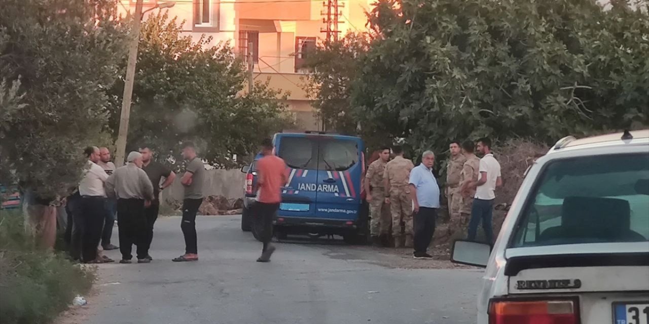 Hatay'da bir kişi tartıştığı kayınpederini öldürdü, eşini yaraladı