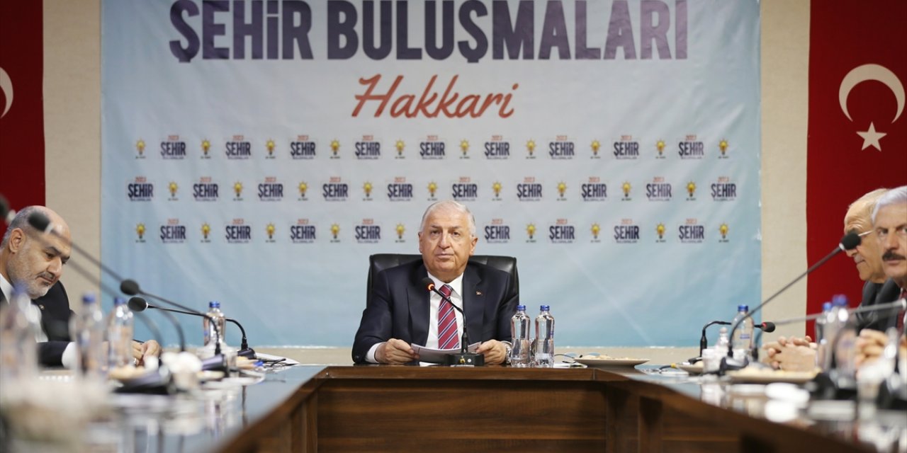 Milli Savunma Bakanı Güler, Hakkari'de "Şehir Buluşmaları" programında konuştu: