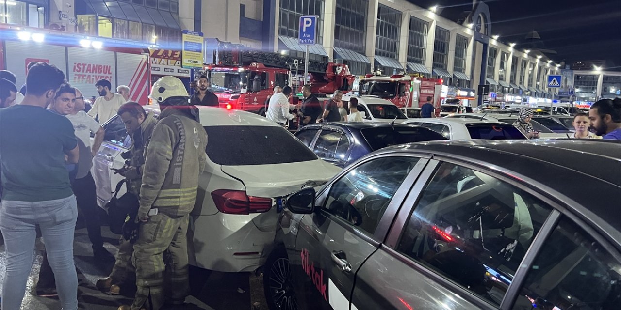 İstanbul'da alkollü sürücünün neden olduğu kazada iki kişi yaralandı