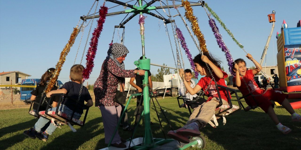 Kayseri'de patlıcan festivalinde yaklaşık 20 bin kişiye güveç ikram edildi