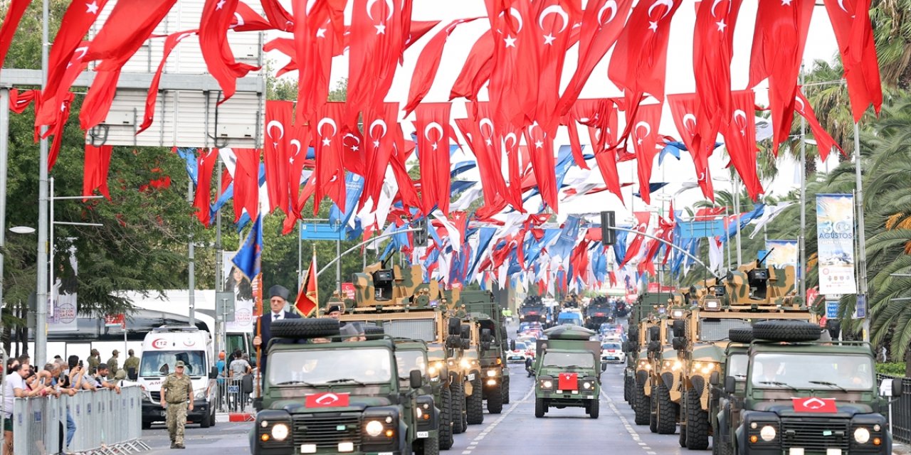 GÜNCELLEME - İstanbul'da "30 Ağustos" provasının yapıldığı Vatan Caddesi trafiğe açıldı