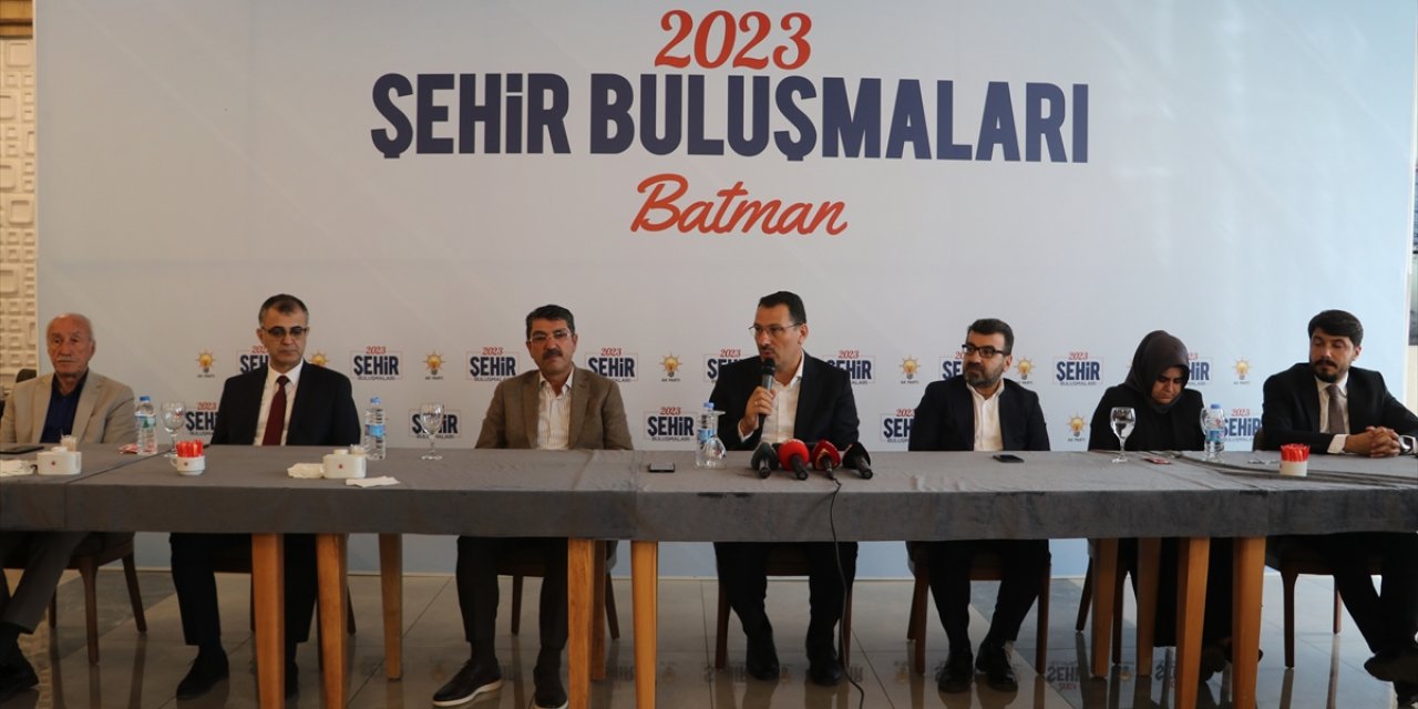 AK Parti'li Yavuz Batman'da "Şehir Buluşmaları" programında konuştu: