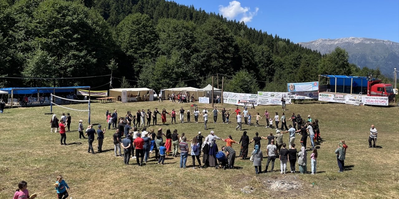 Artvin'de bal şenliğinde coğrafi işaretli "Hatila balı" tanıtıldı