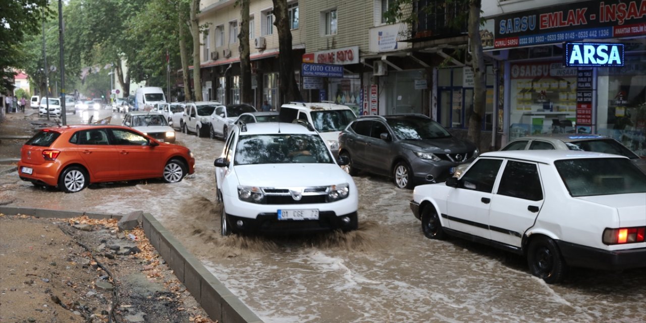 Adana'da sağanak etkili oldu