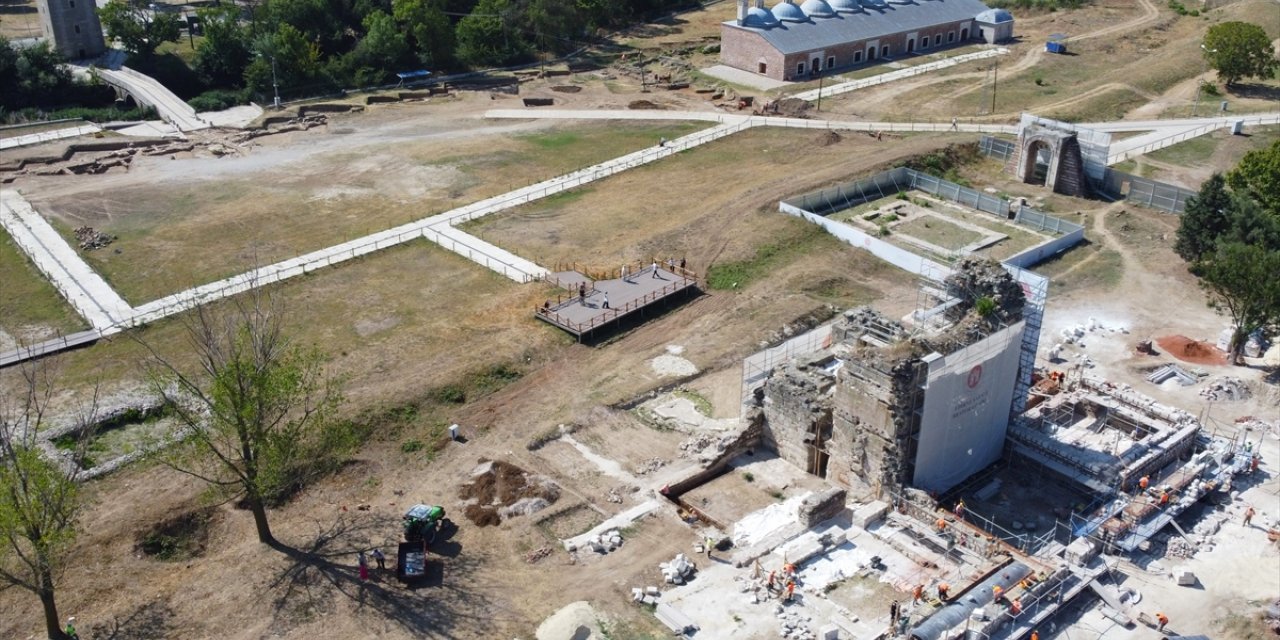 Restorasyonu devam eden Edirne Sarayı "ikonik yapı"ları ile ayağa kalkacak