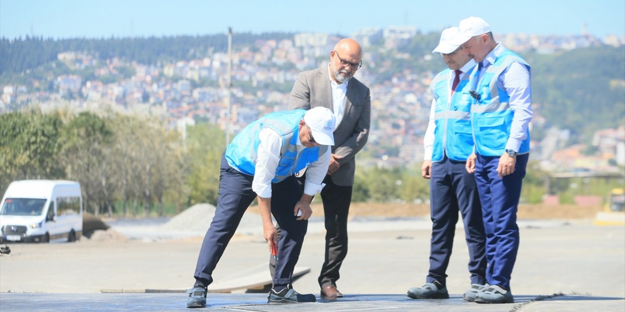 Bakan Özhaseki, İzmit Körfezi'ndeki dip çamuru temizliği çalışmalarını inceledi: