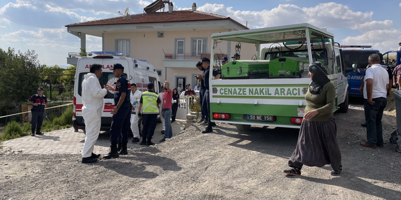 Nevşehir'de bir kişi eşini tüfekle öldürüp intihar etti