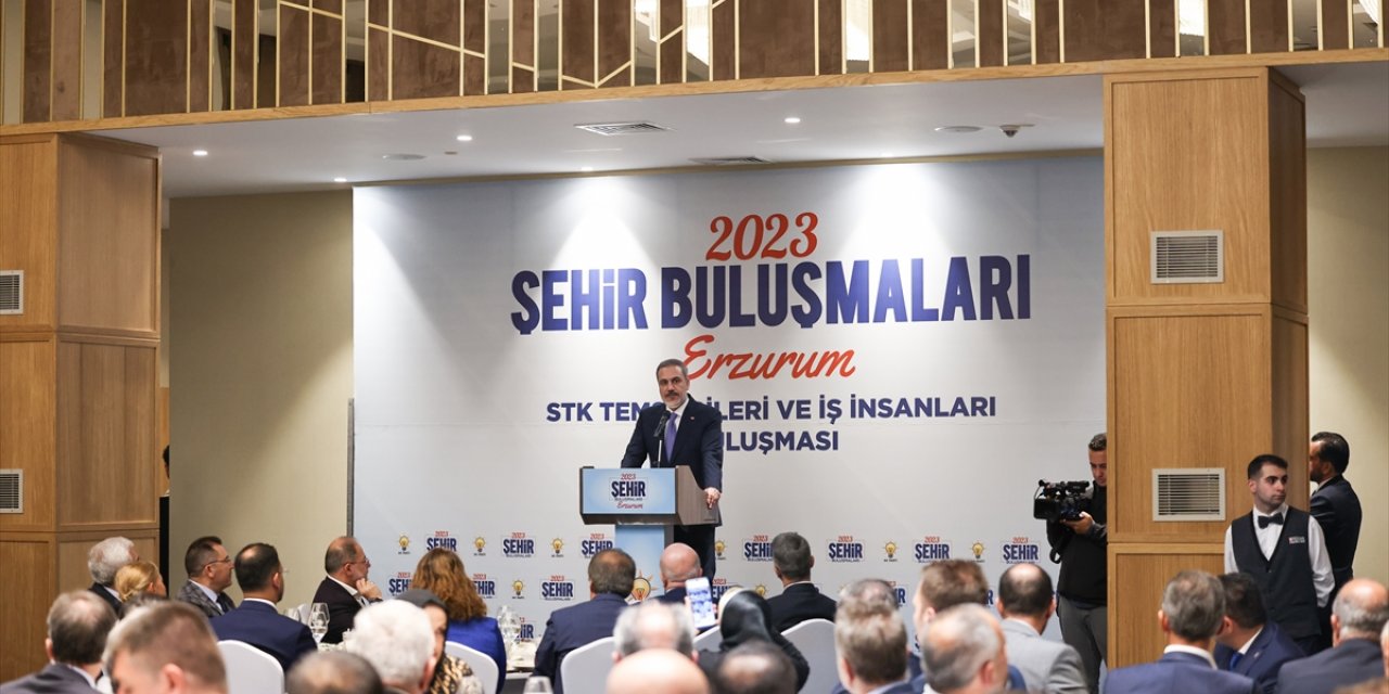 Dışişleri Bakanı Fidan, Erzurum'da gençlerle buluştu