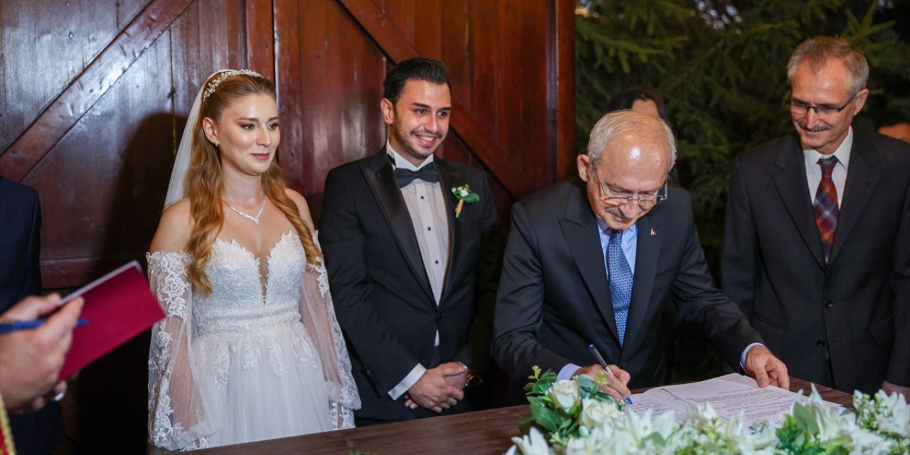 Kılıçdaroğlu, eski RTÜK üyesi merhum Demirdöğen'in oğlunun nikah şahitliğini yaptı