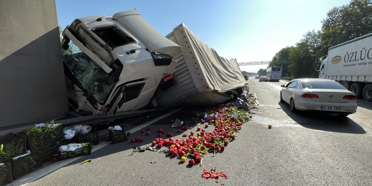 Anadolu Otoyolu'nda zincirleme trafik kazası ulaşımı aksattı