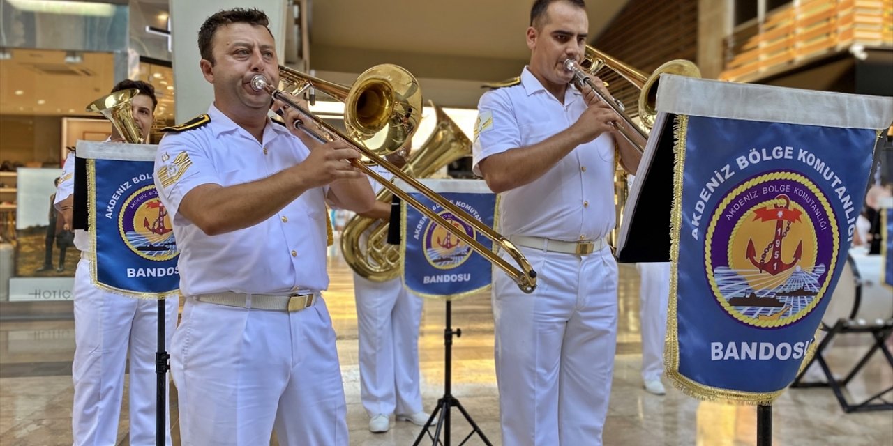 Akdeniz Bölge ve Garnizon Komutanlığı Bandosundan 30 Ağustos konseri